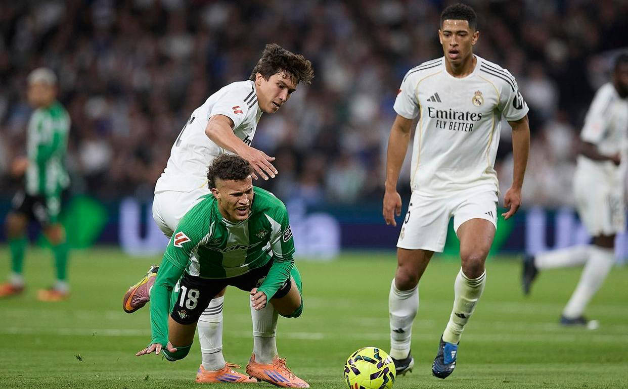 西班牙足球甲级联赛西甲最新积分榜揭晓：皇马大胜马竞遗憾平局塞维利亚遭遇惨败