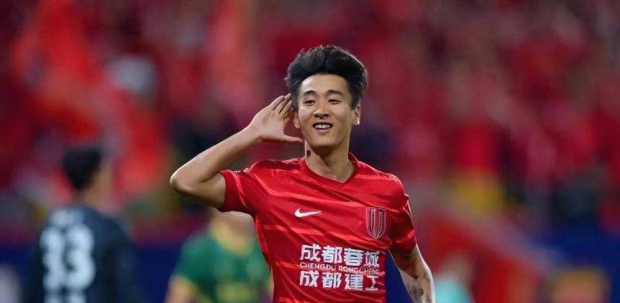 西甲联赛免费高清直播＋实时赛程积分榜＋竞彩预测全覆盖（2025赛季）成都蓉城俱乐部回应主帅即将官宣两大国脚续约锁定球队阵容约翰-阿洛伊西已抵达基地与队伍见面