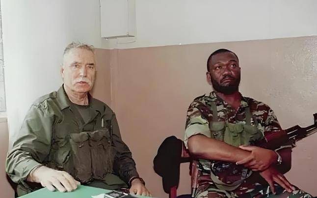 雇佣兵之王:30年干掉了4任总统,娶6个老婆,还窃取一国