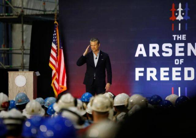 对抗！美防长点名中国，新华社官宣2个大杀器，台海民调让美国心凉