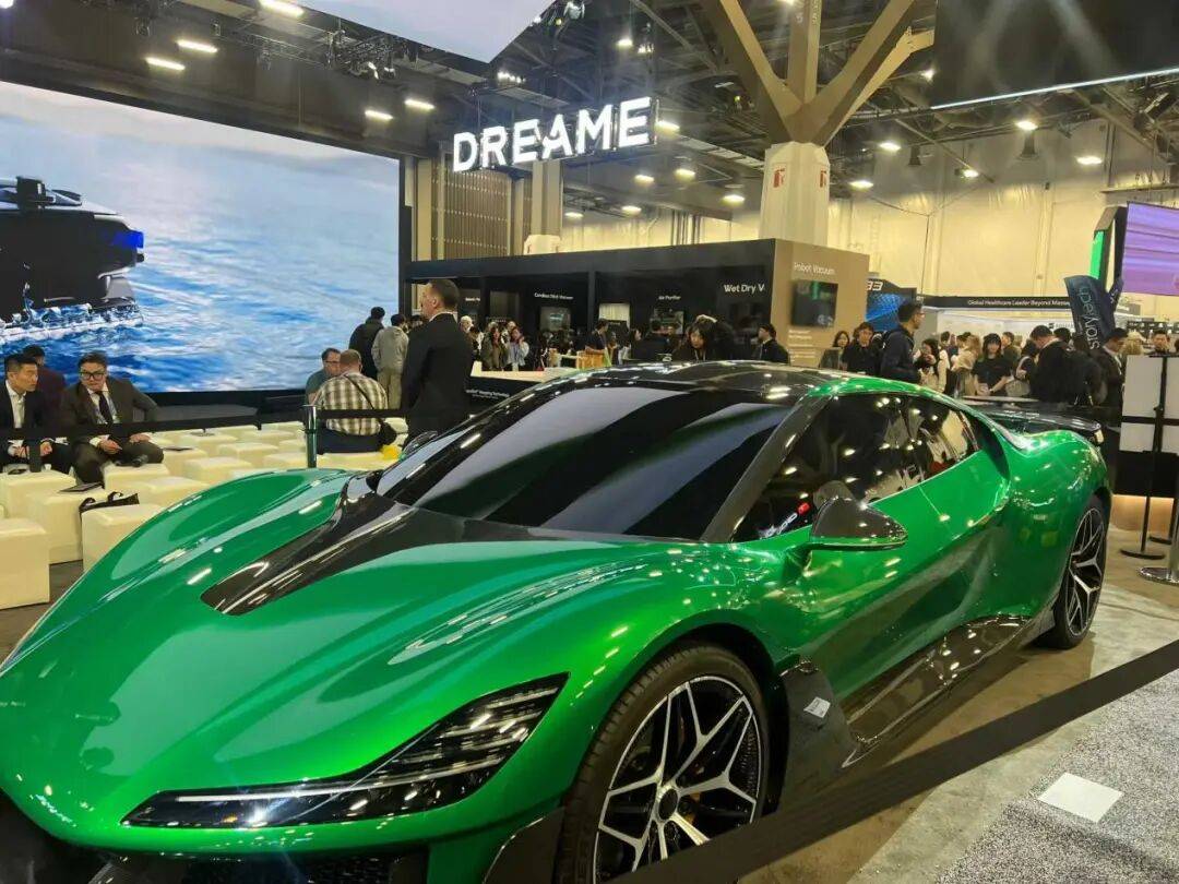 CES变成中国科技秀：机器人跳舞、熊猫获奖、眼镜会说话