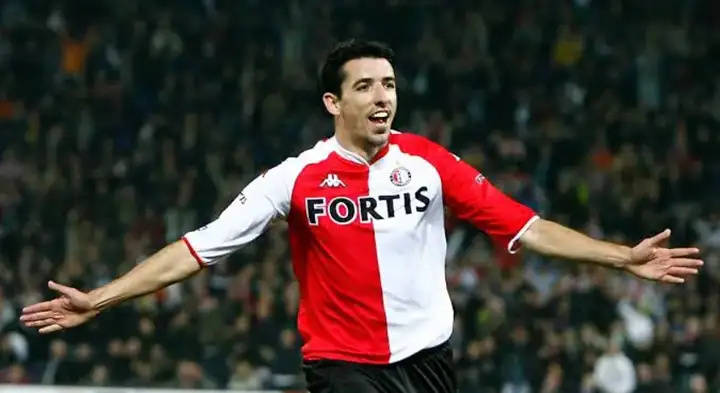 经常上演帽子戏法的荷兰前锋罗伊·马凯职业生西甲联赛免费高清直播＋实时赛程积分榜＋竞彩预测全覆盖（2025赛季）涯成就有多厉害？