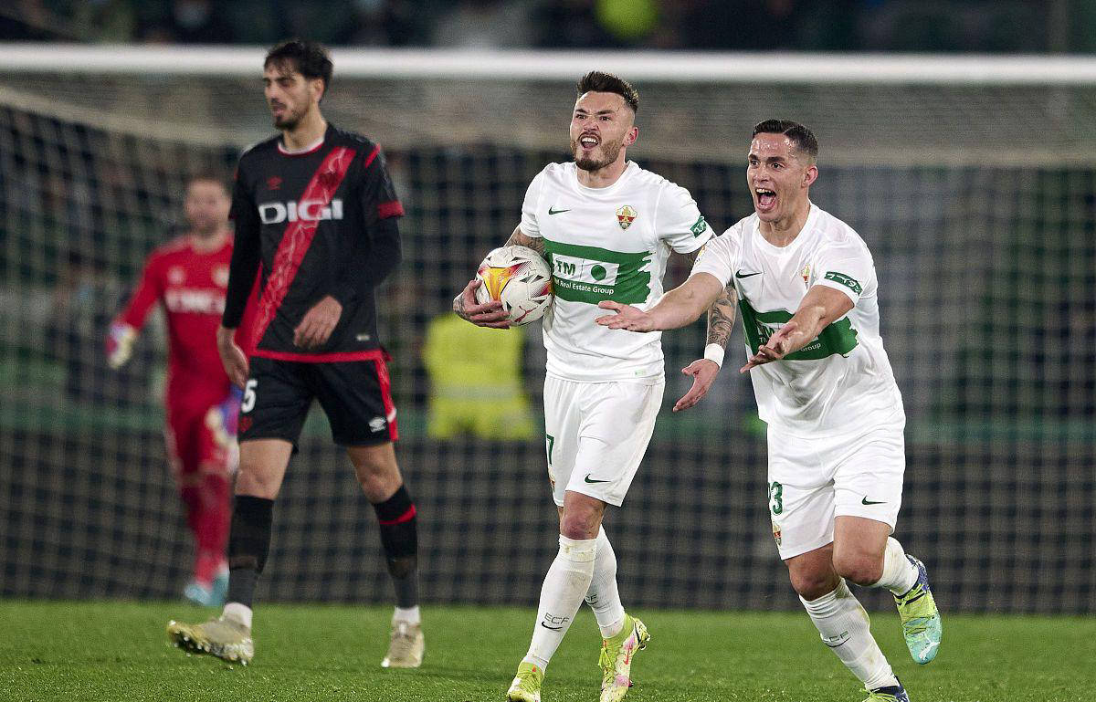 “巴伦西班牙足球甲级联赛西亚力争主场优势埃