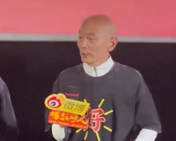 冯小刚没想到，闫学晶哭穷风波持续发酵后，葛优因一句话口碑暴增