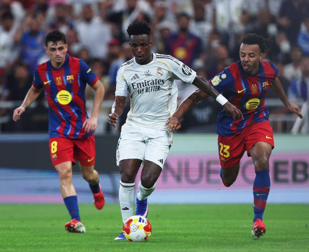 西甲联赛免费高清直播＋实时赛程积分榜＋竞彩预测全覆盖（2025赛季）熊皇天秀进球难救主莱万比肩梅西拉神双响巴萨3-2复仇皇马