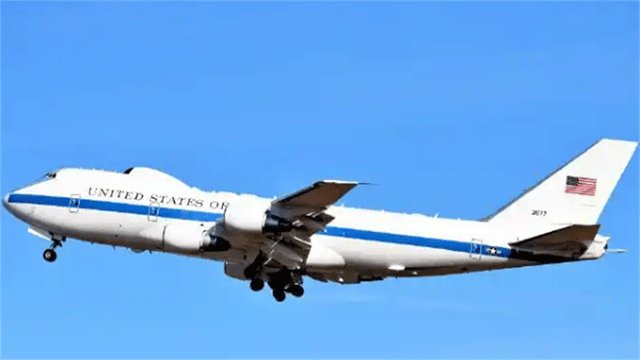 一场大战箭在弦上！伊朗调动全部力量，美紧急向盟友下“撤退令”