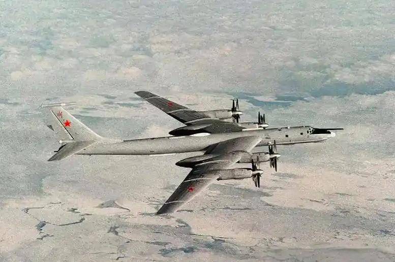 可绕地球飞80圈的核轰炸机，升空就意味着开战，美国也不敢击落