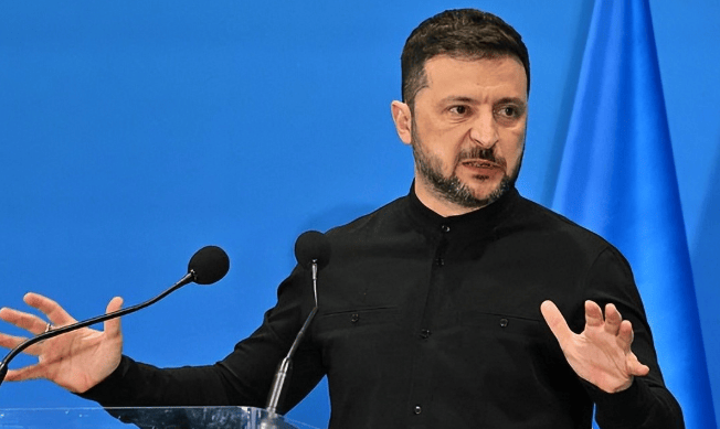 第18次续命，乌克兰最高拉达批准，泽连斯基还要接着当总统，战时状态又延长90天