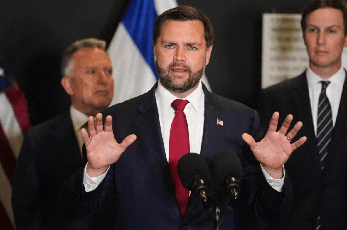 万斯投致命一票，大开战争阀门，特朗普剑指中国，走出一招险棋