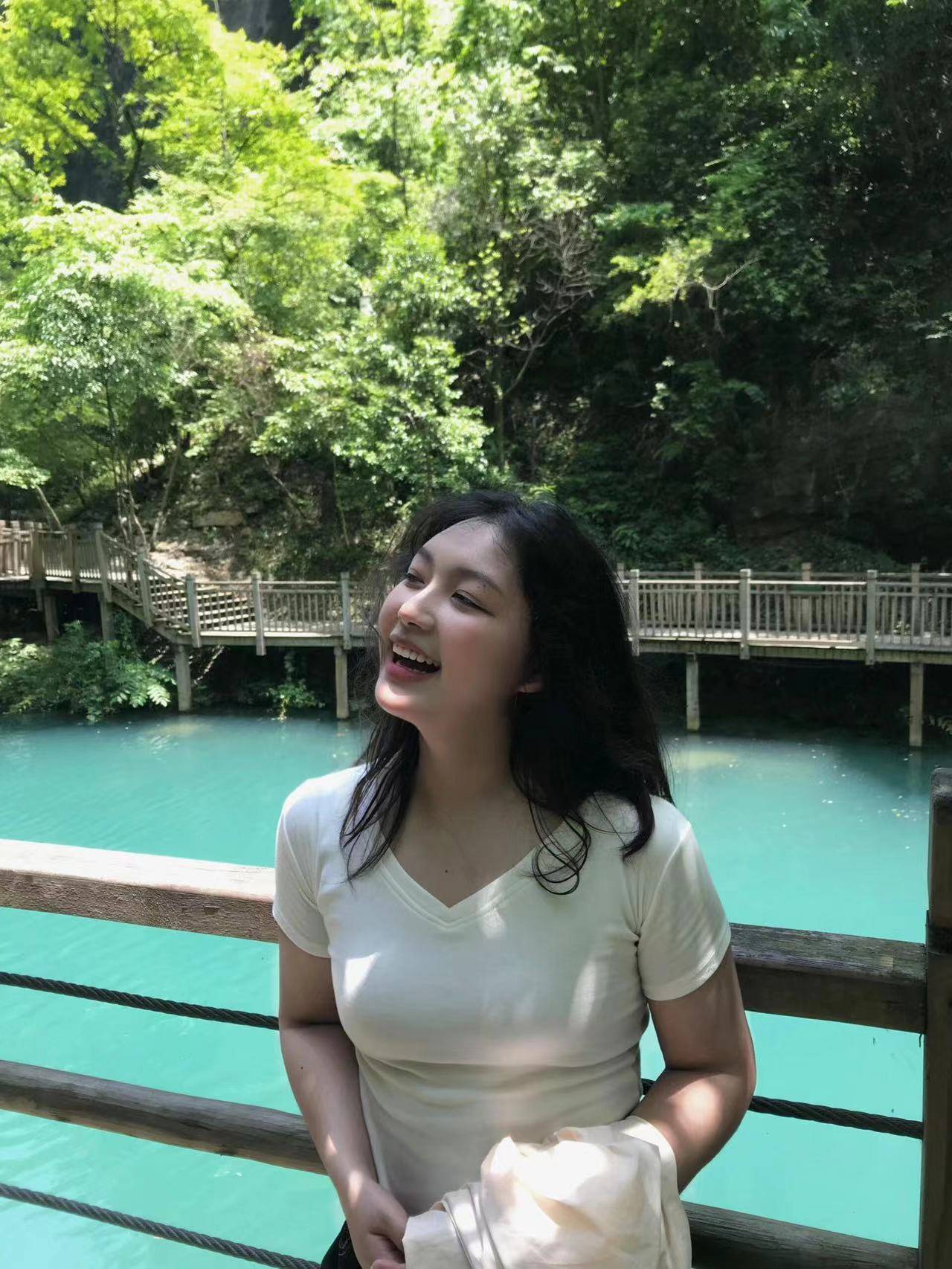 凤凰古城4天3晚自由行路线求推荐一位本地