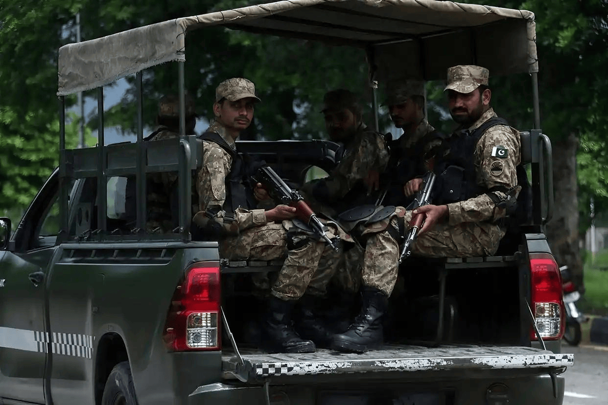 特朗普的阳谋起效了,巴基斯坦三军总司令权势滔天,却被一步步逼入绝境