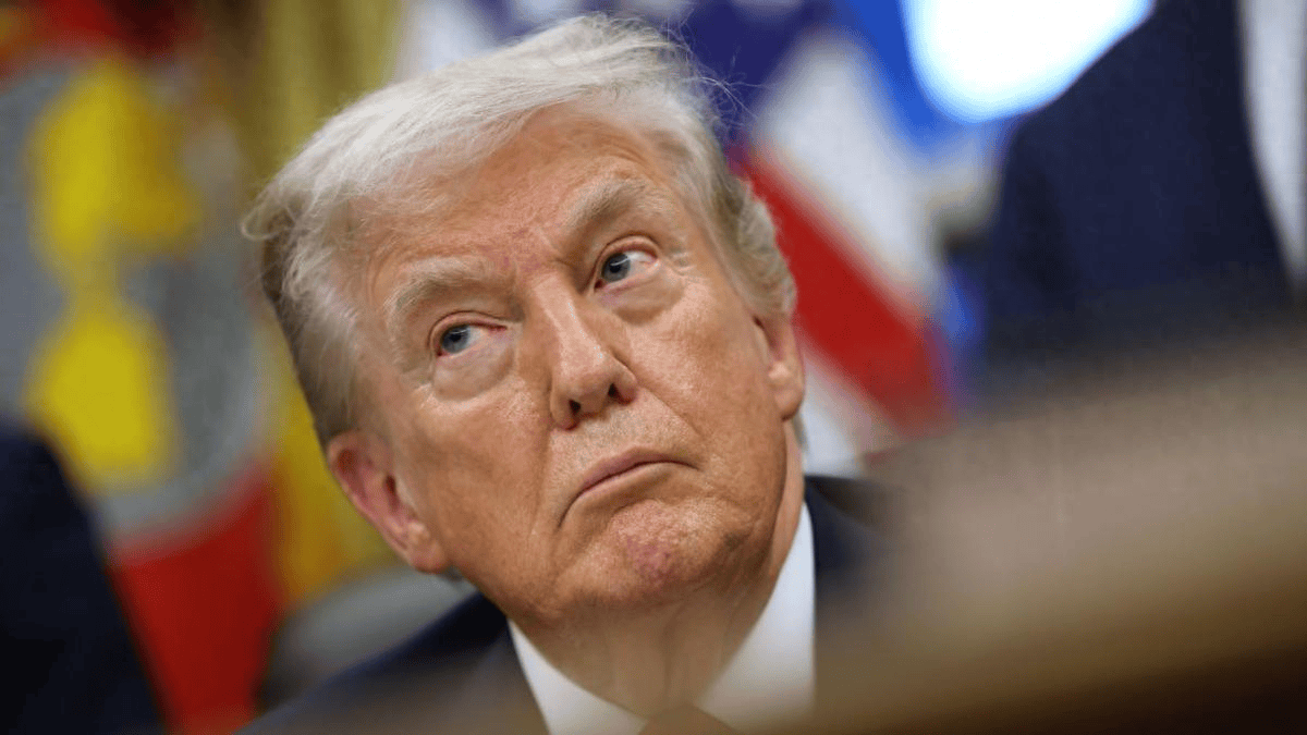 特朗普下最后通牒，哈梅内伊顾问突访克宫，普京还能为伊朗做什么