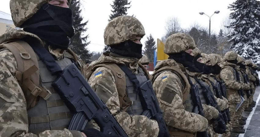 300公里外突遭空袭！波兰地板厂被炸背后：7人重伤、8个月重建期、50亿投资悬了