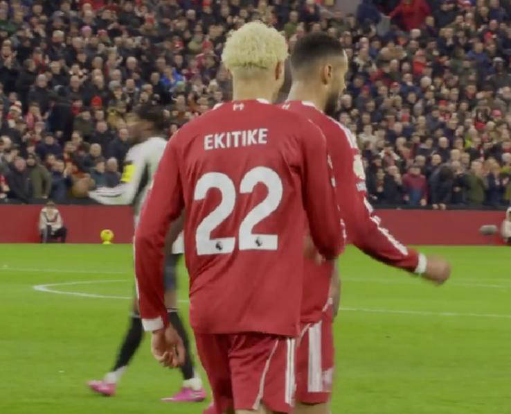 英格兰足球超级联赛英超4-1大逆转：切尔西利物浦双双反超曼联曼联依然是争四最大热门