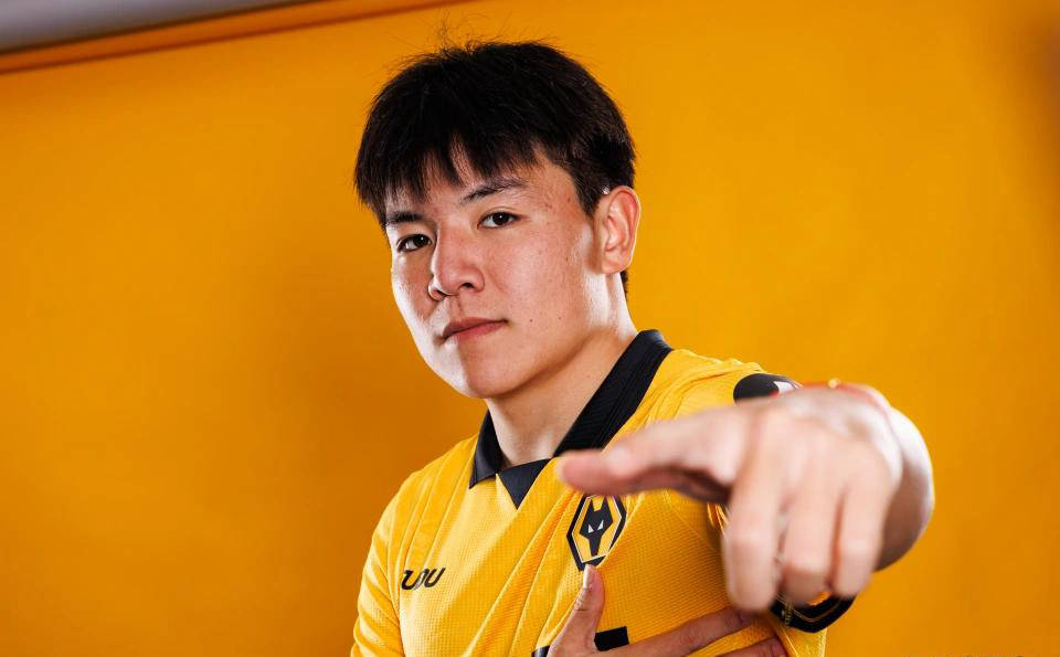 英格兰足球超级联赛徐彬冬窗确认留队！媒体人裴力称出场障碍已清巴恩斯利租借传闻或无根据