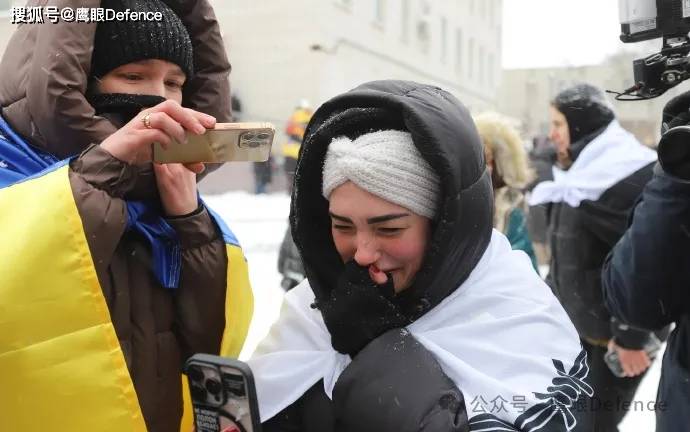 乌军战俘也是英雄，欢笑与泪水！卡德罗夫为啥点名要这个战俘？