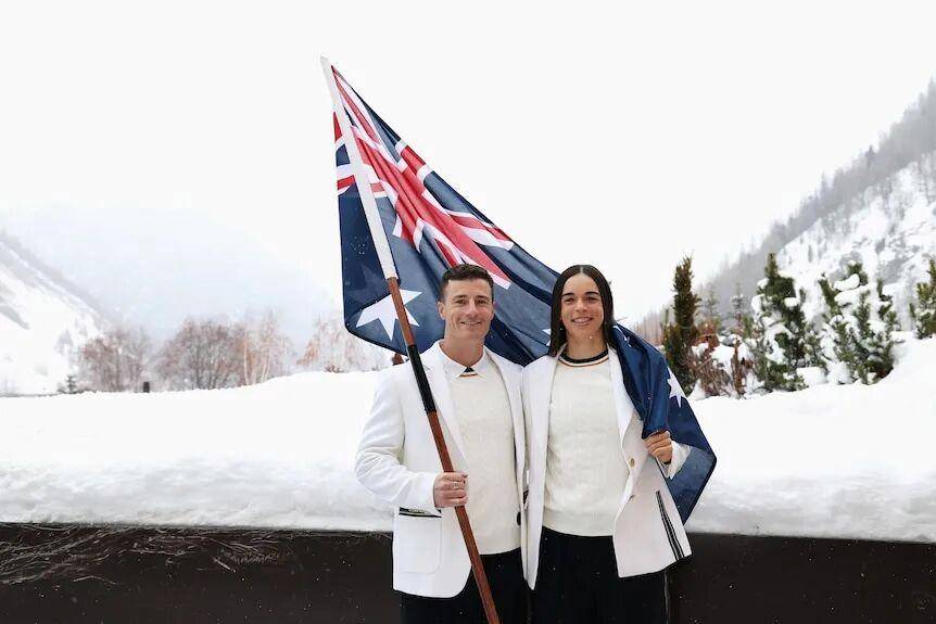 2026米兰冬奥会正式开始！奥运五环出现