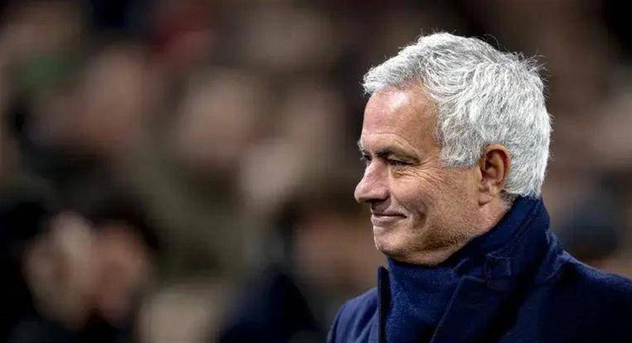 2-1逆转！第85分钟换上17岁的小将第86分钟这个孩子就打进了绝杀球赛后他直接把这