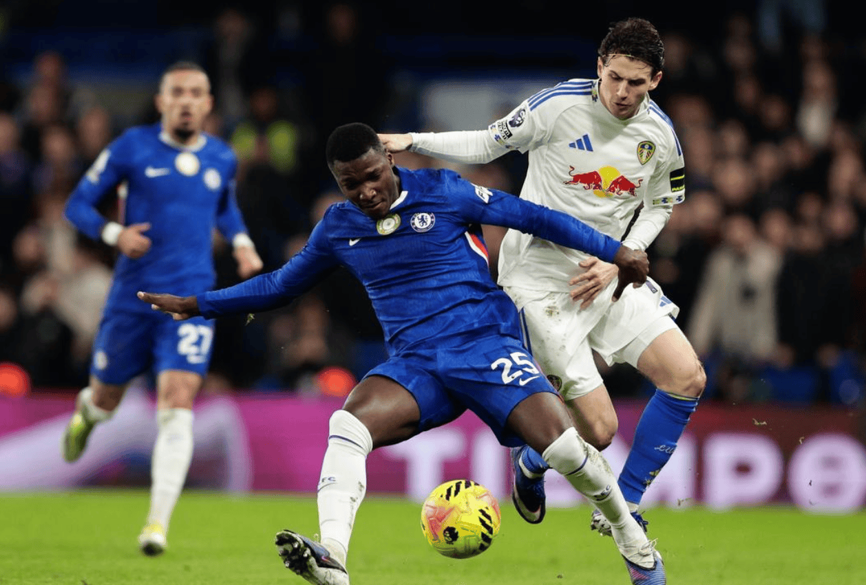 英超神剧情：1英格兰足球超级联赛2亿巨星空门踢飞错失绝杀从英雄变成罪人