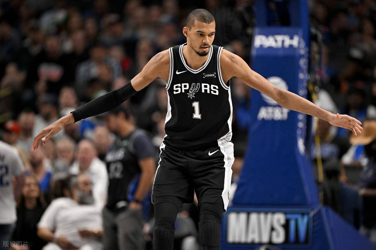 NBA职业联赛中文官网__实时赛程比分+球队资讯今日！NBA