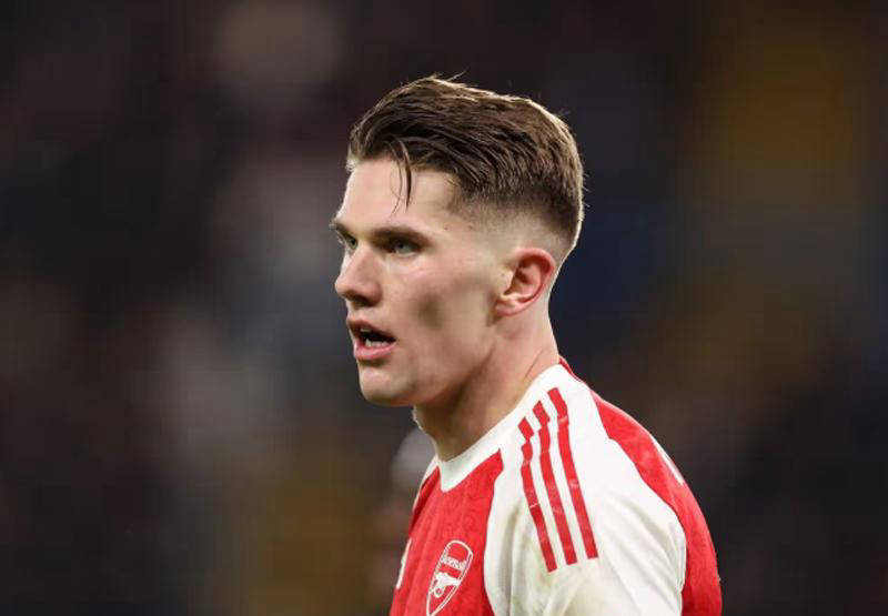 英超三强全胜利物浦紧追阿森纳保级战八队激烈角逐英超联赛免费高清直播+实时赛程+积分预测（2025赛季全覆盖）三席