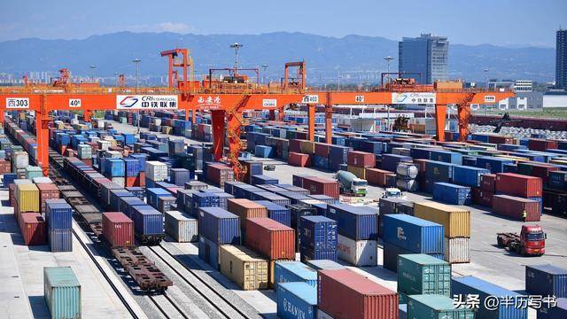 美国终极自杀方案：主动贬值300%！美债一夜清零，霸主屈身变乞丐