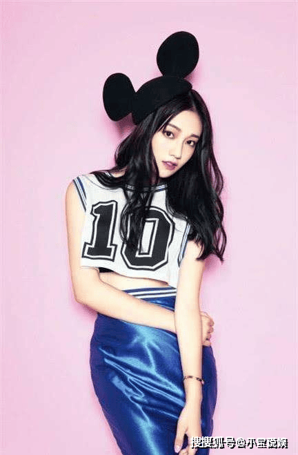 她曾是清纯玉女，因名气不高风格大变，龚玥菲 柳岩都没她敢穿