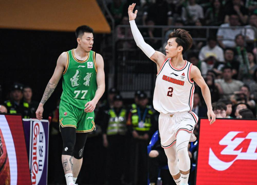 张镇麟揭秘徐杰最强大脑！中国男篮的智商短板比身体更致欧洲篮球联赛中文网__赛程比分+