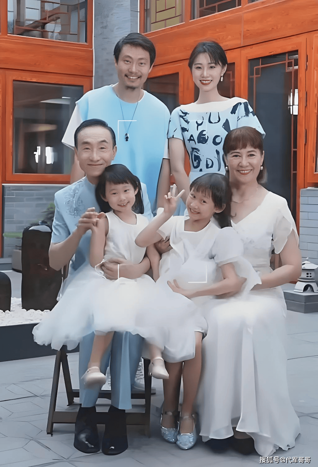 68岁巩汉林近况曝光！曾18次登上春晚舞台，如今儿子成为他的骄傲