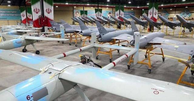 击沉伊朗11艘军舰,100艘渔船,美军还是高兴早了:5万吨海军随即油轮被炸