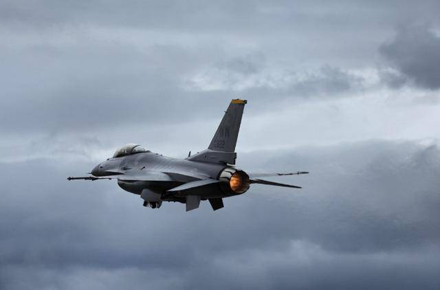 中国军费突破1.9万亿，日本开始心虚了！这2字就是顶级战略