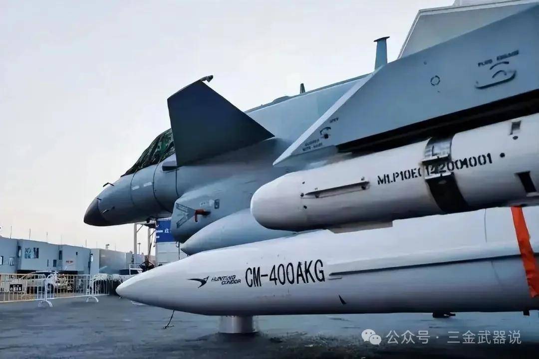 塞尔维亚总统武契奇突然亮出中国导弹!射程覆盖巴尔干,美欧这次真坐不住了?