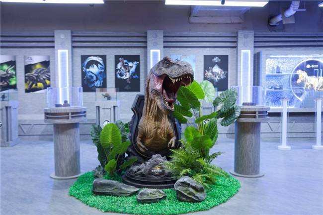 伟德bv1946官网-“老凤祥侏罗纪世界快闪” 现场！老凤祥侏罗纪世界联名首发