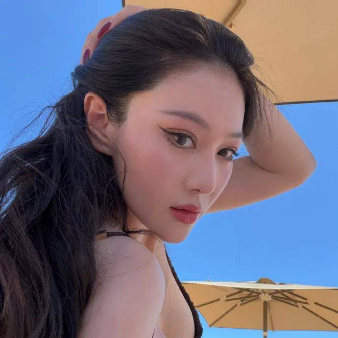 张馨予海边比基尼大片刷屏!39岁性感火辣惊艳全网