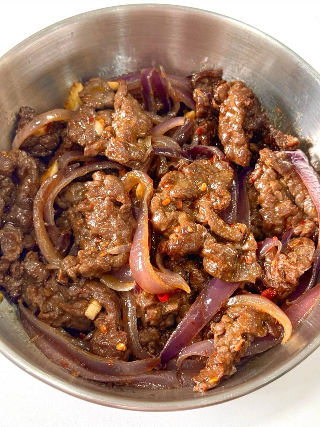 孜然洋葱爆炒牛肉，一口解锁夜市烟火味