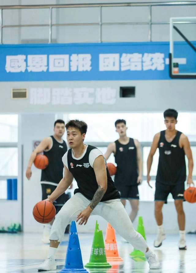 北京首钢签约前勇士后卫！豪华阵容+李楠执教直指总冠军