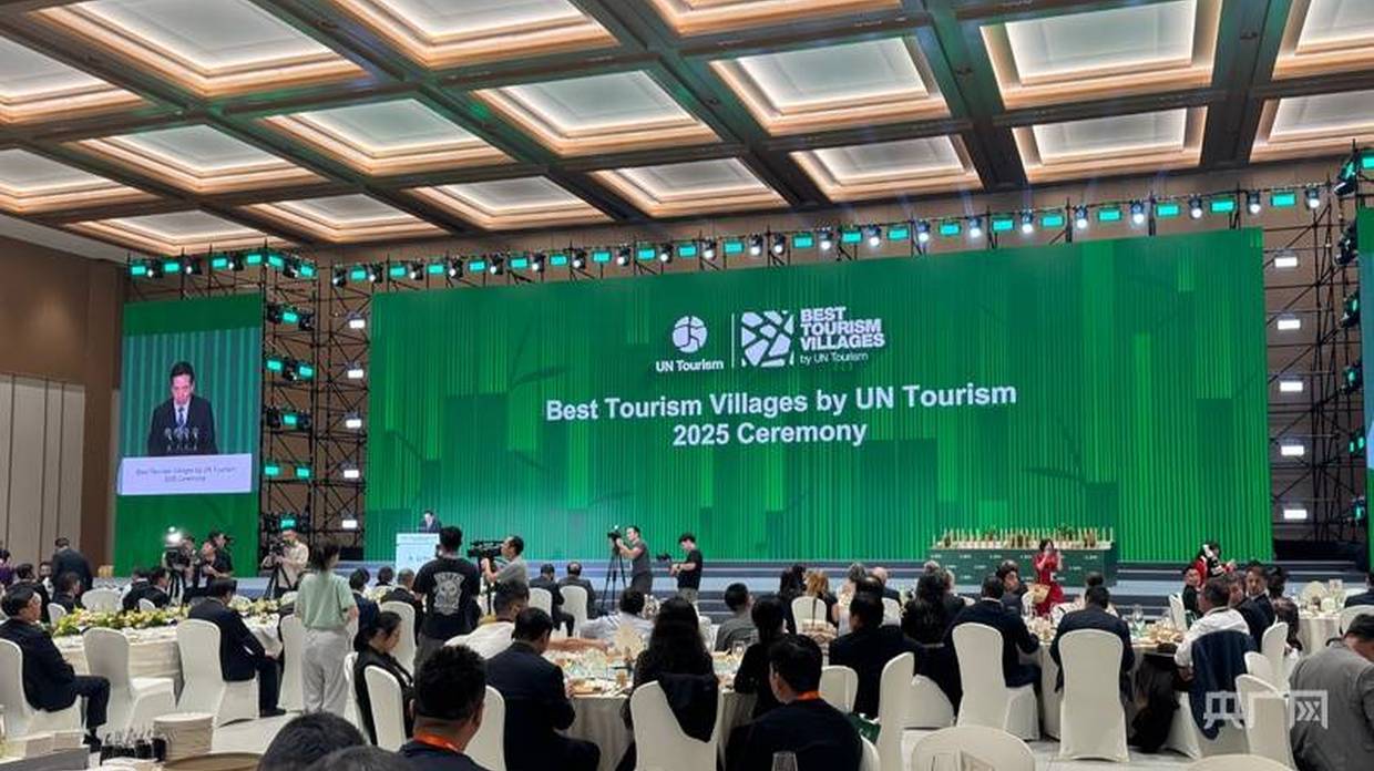 解锁床上玩手机正确姿势