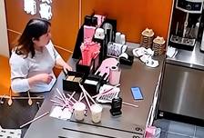 两根吸管毁了一个老师？连云港奶茶店暴怒女身份曝光，工作恐不保