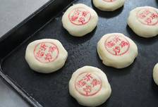 山东临沂：中秋尝新味 “炒鸡”月饼走红中秋市场