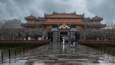 雨中的越南顺化皇城：世界文化遗产的独特视角