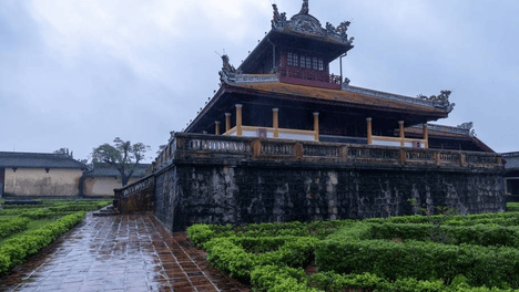 雨中的越南顺化皇城：世界文化遗产的独特视角