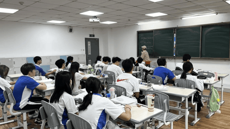 2026年高考直接就读大学还是复读?深圳城院教育高考复读学校为您分析