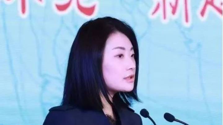 父亲辞世后,宗馥莉首次公开露面,你看好她的未来吗?