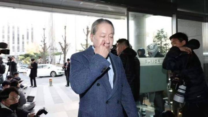 韩医协将团结14万医生,发起敦促尹锡悦政府下台的运动,你支持吗?