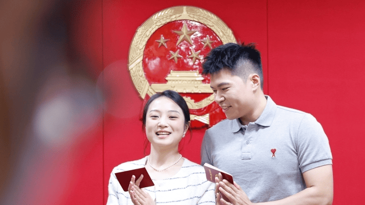 多地结婚预约爆满,你会登记结婚吗?