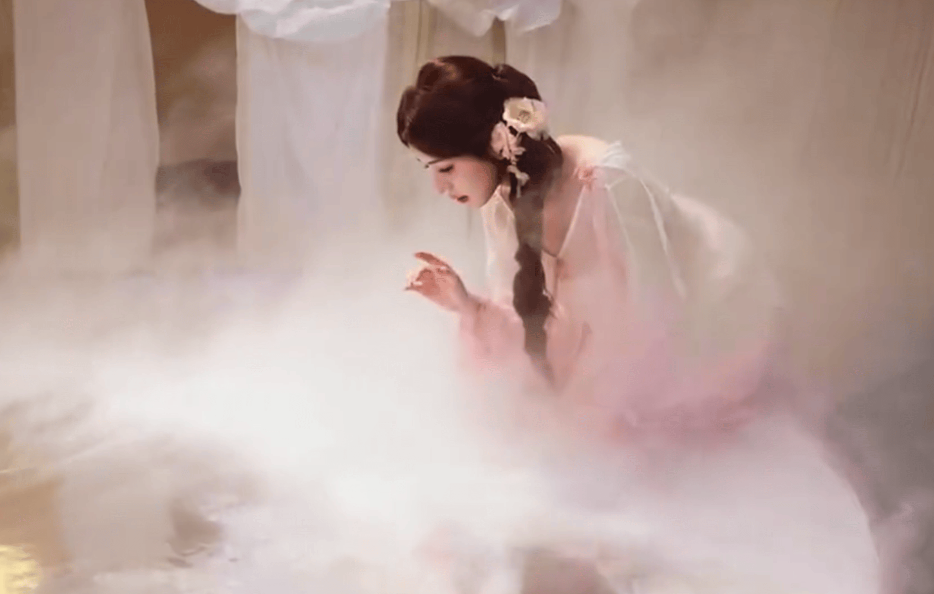 哈尼克孜与孙珍妮化身花妖!翩翩起舞十分妩媚迷人