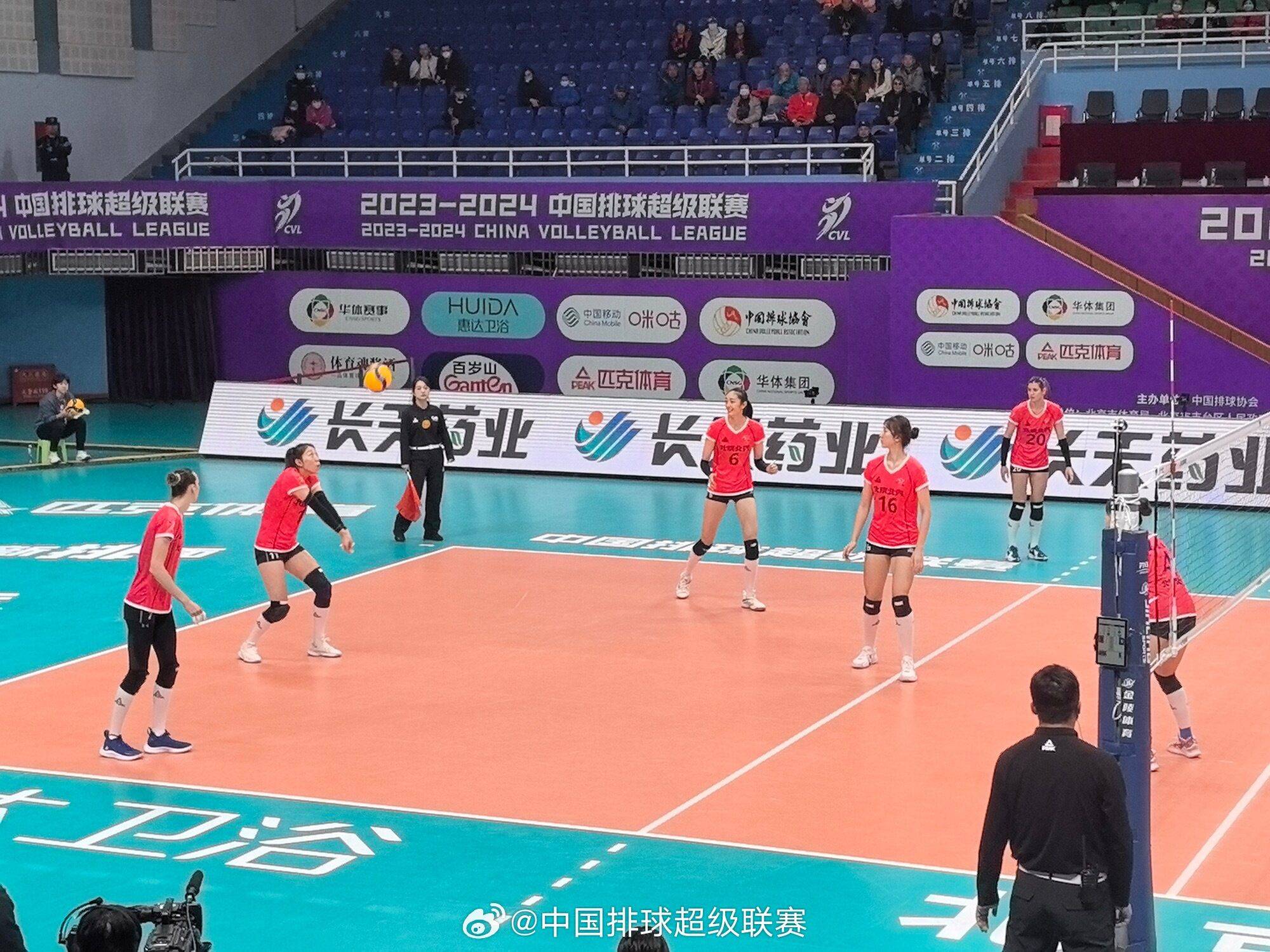 决胜局0-8！女排半决赛-北京2-3遭上海逆转 俄外援空砍35分