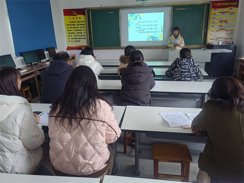 书香润心田 智慧共分享——三门峡市特殊教育学校举行教师读书分享会