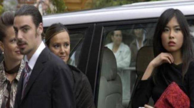 �㶫Ů���ݳ�Ʒ���ϰ�,����ʱ���Ӷ���һ������,������״���