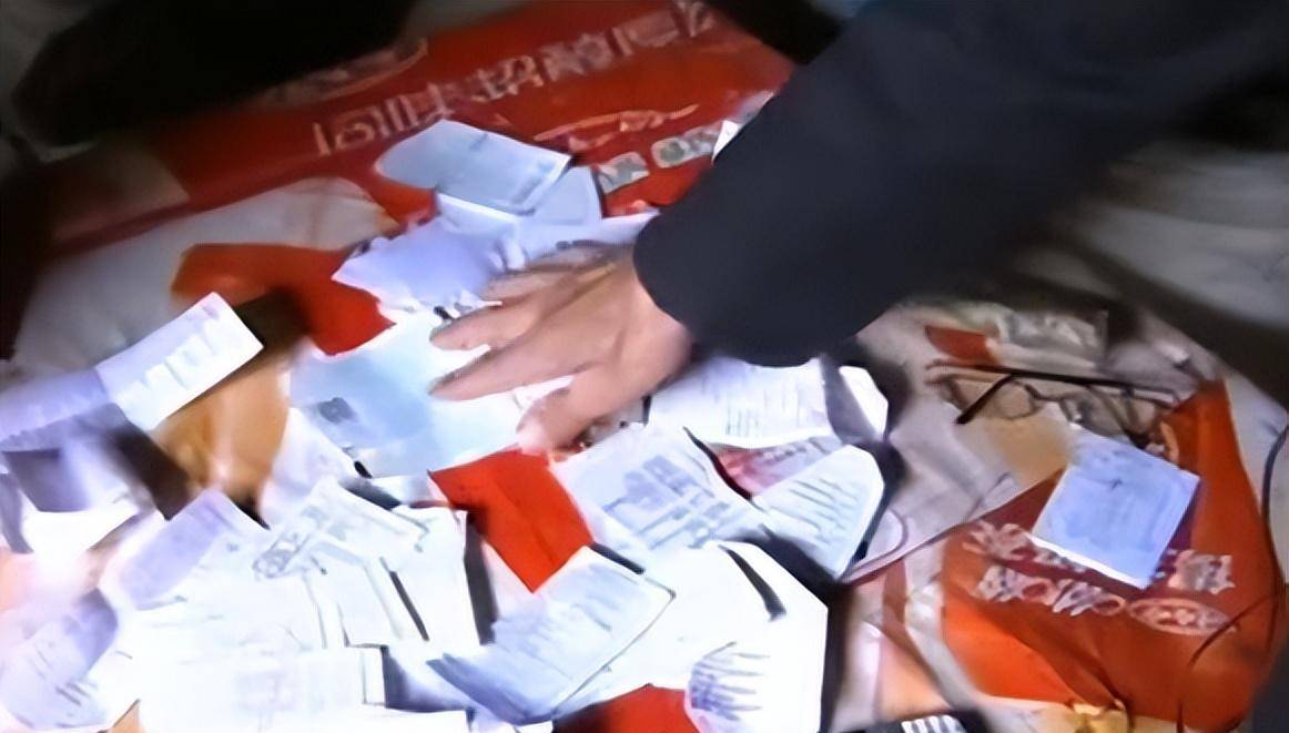 15年浙江老汉家住破屋,银行流水却超过3000万,引起警方怀疑